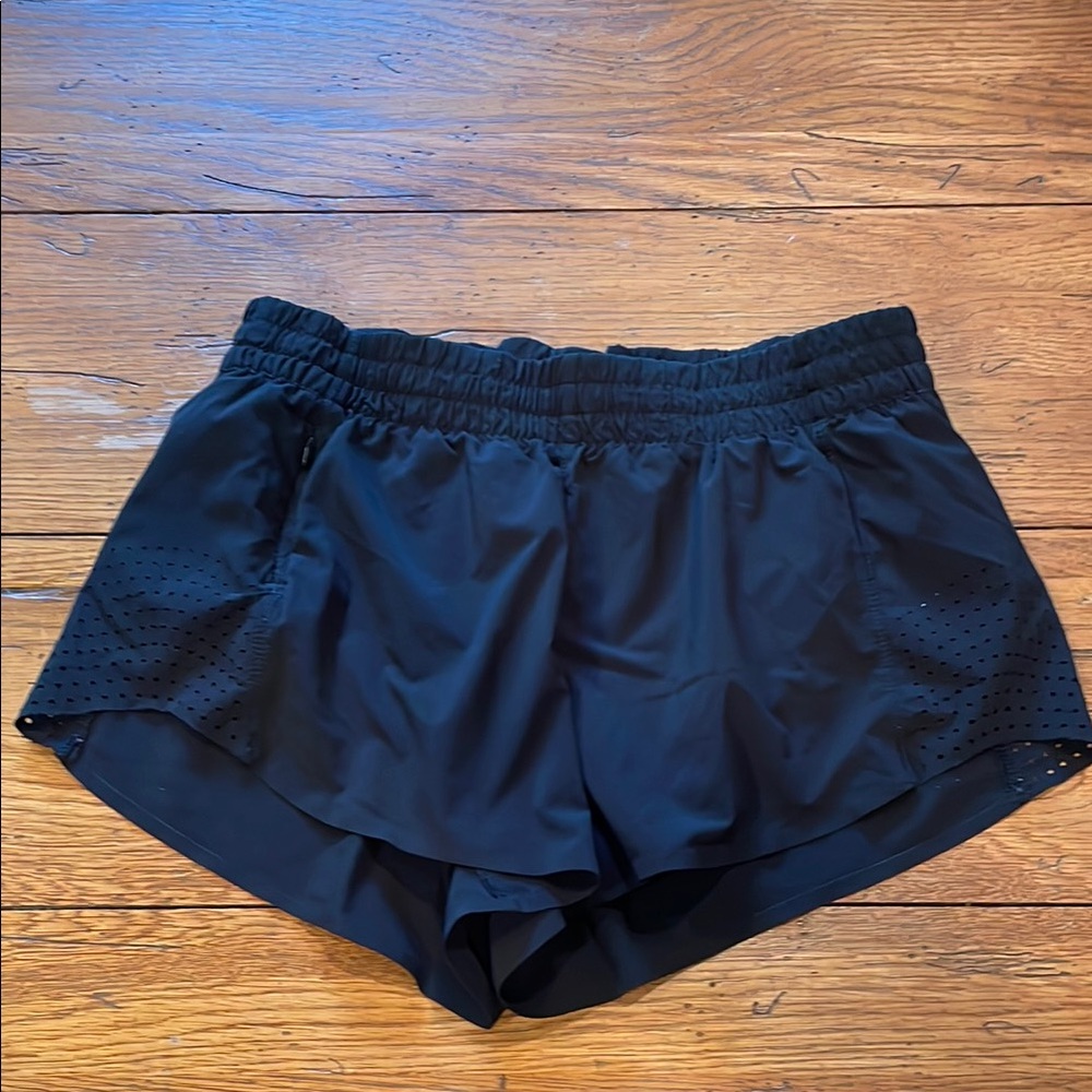 Athleta Laser Cut Hustle Running Shorts Black Small